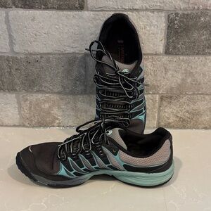 Merrell Women’s Trail / Hiking Shoes – Black & Teal – Size 6